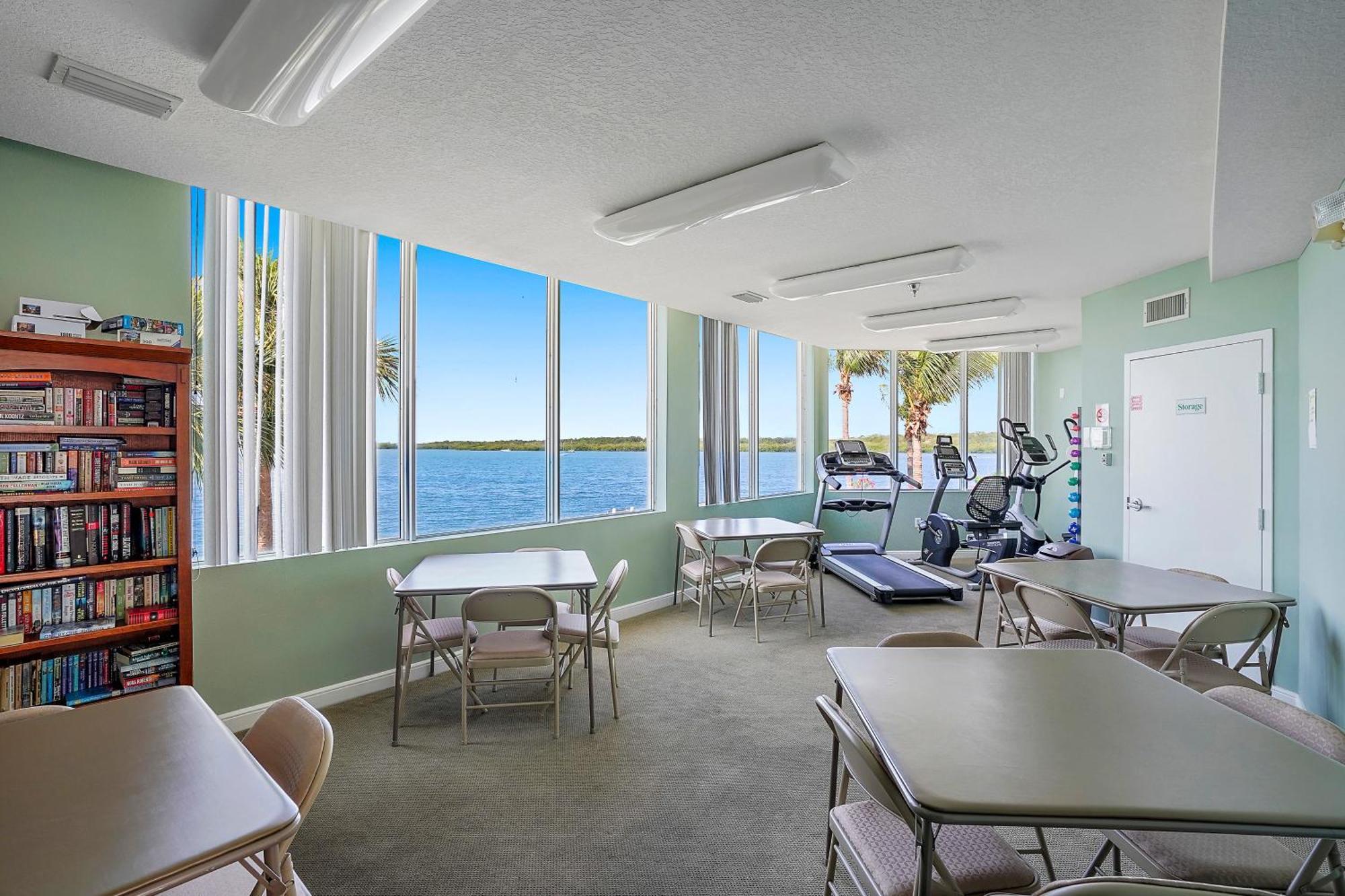 Oceanfront Luxury Condo! Mins To Beach! Rum Bar Next Door! セント・ピーターズバーグ エクステリア 写真
